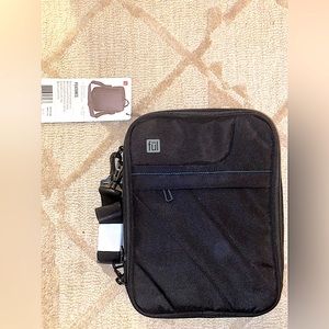FŪL Tablet Messenger Bag